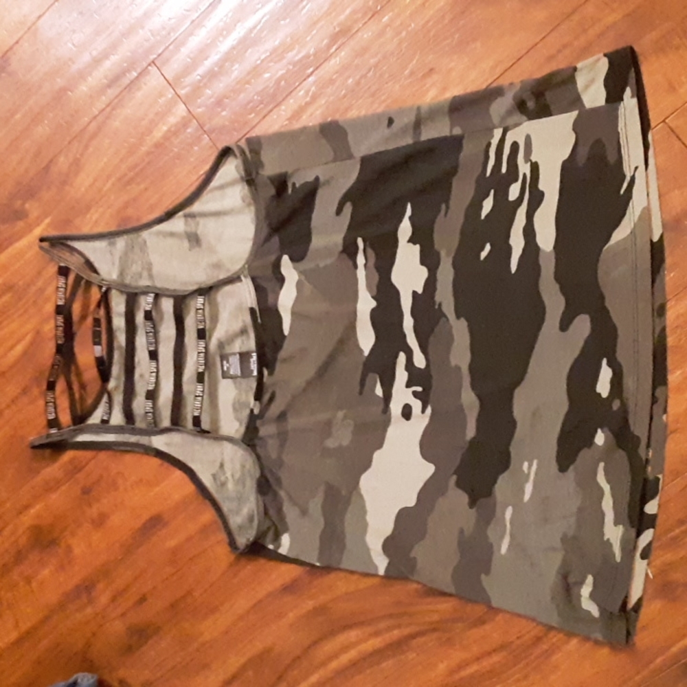 Victoria Sport womens medium tank top - Picture 3 of 3